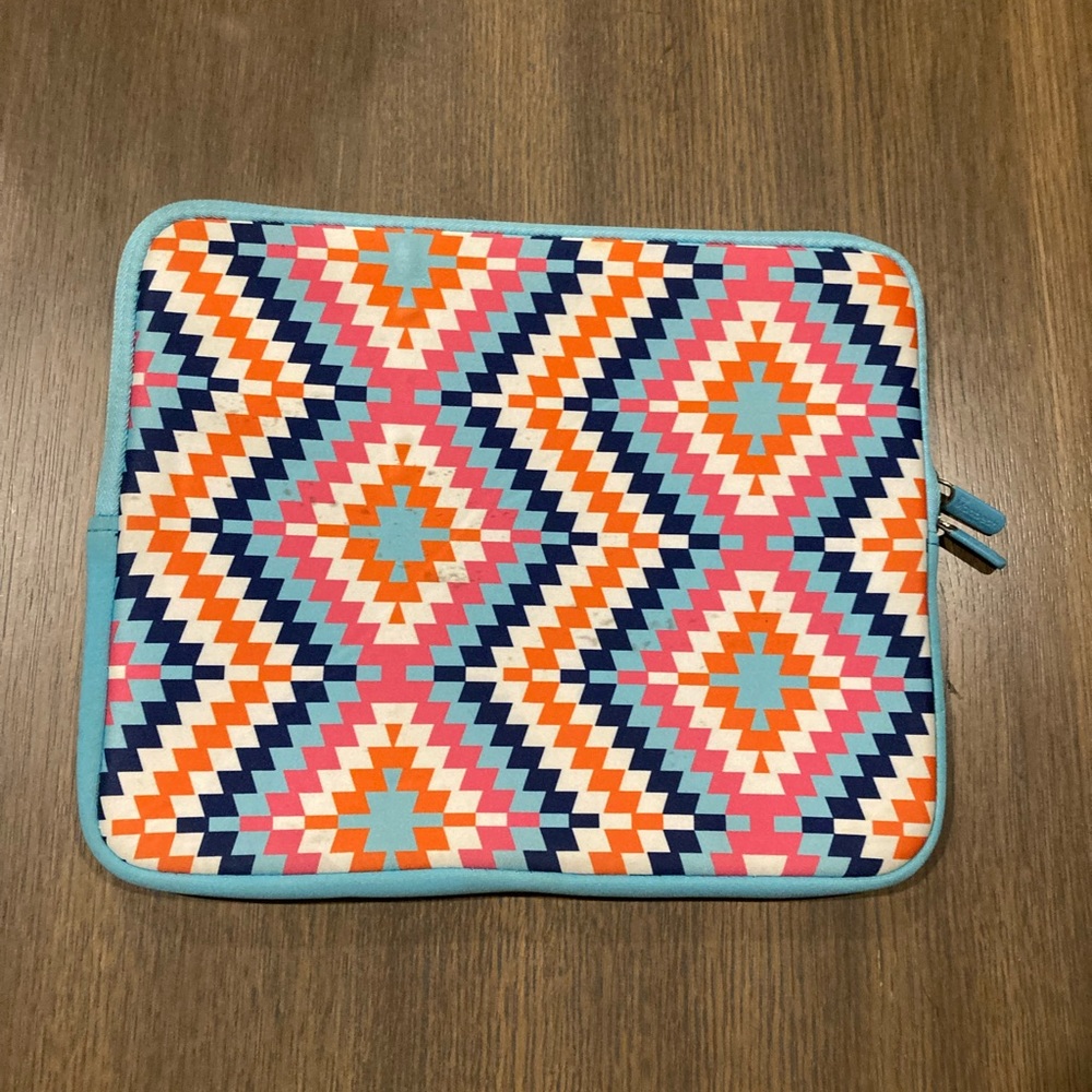 The Macbeth Collection Zippered Tablet Sleeve Preowned